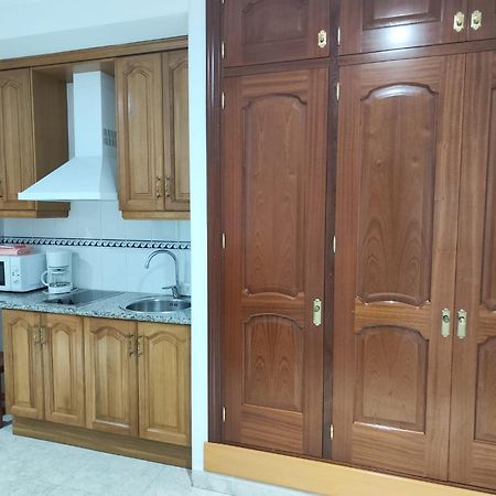Apartamentos Leonor Carihuela Torremolinos Bagian luar foto