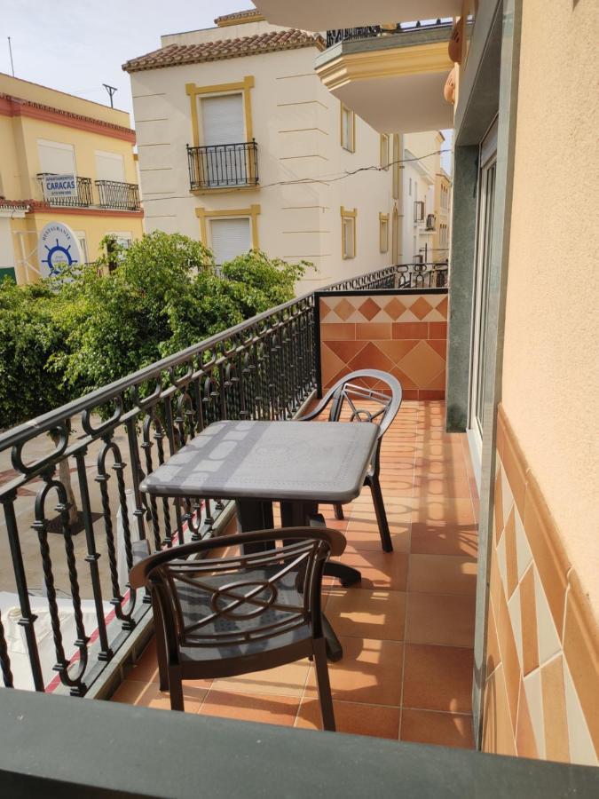 Apartamentos Leonor Carihuela Torremolinos Bagian luar foto