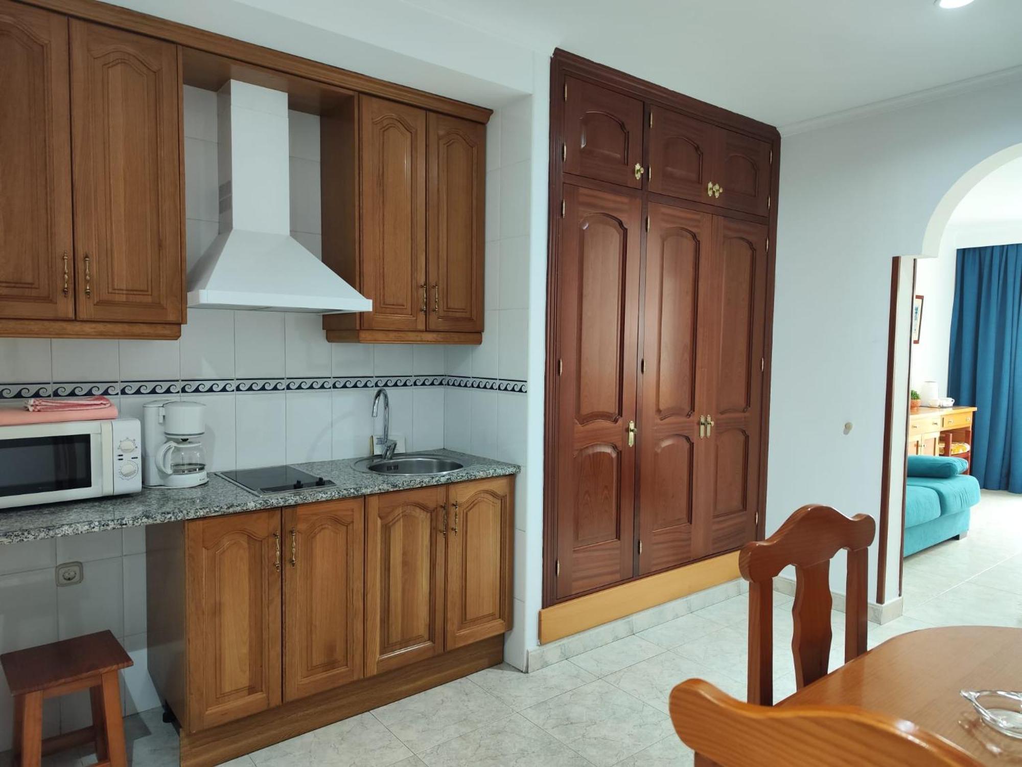 Apartamentos Leonor Carihuela Torremolinos Bagian luar foto