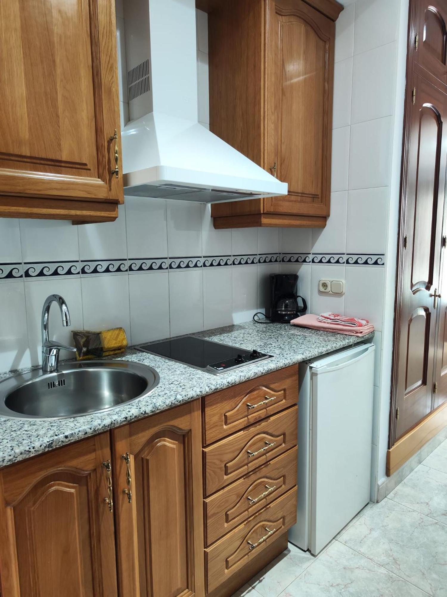 Apartamentos Leonor Carihuela Torremolinos Bagian luar foto