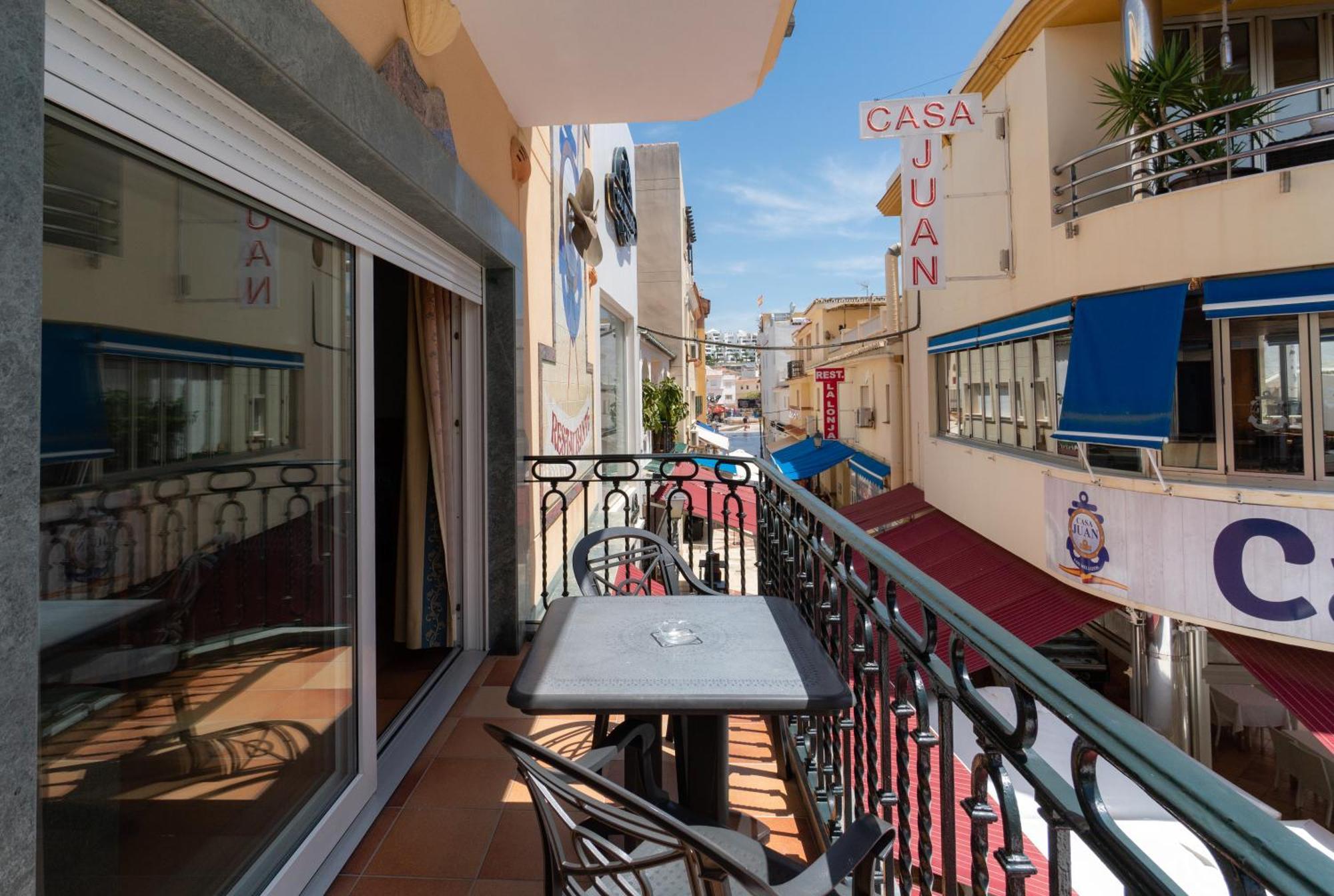 Apartamentos Leonor Carihuela Torremolinos Ruang foto